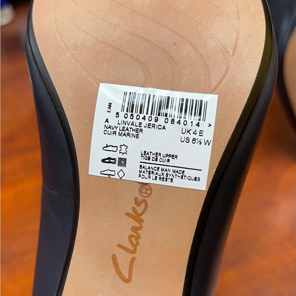 COPY - Clarks wide width pumps. - Picture 4 of 6